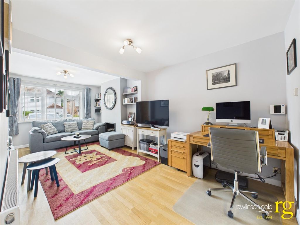 Property photo 3 of 17 Cam02900G0-Pr0254-Still007.Jpg