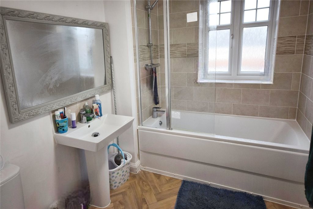 Property photo 3 of 13 Bathroom