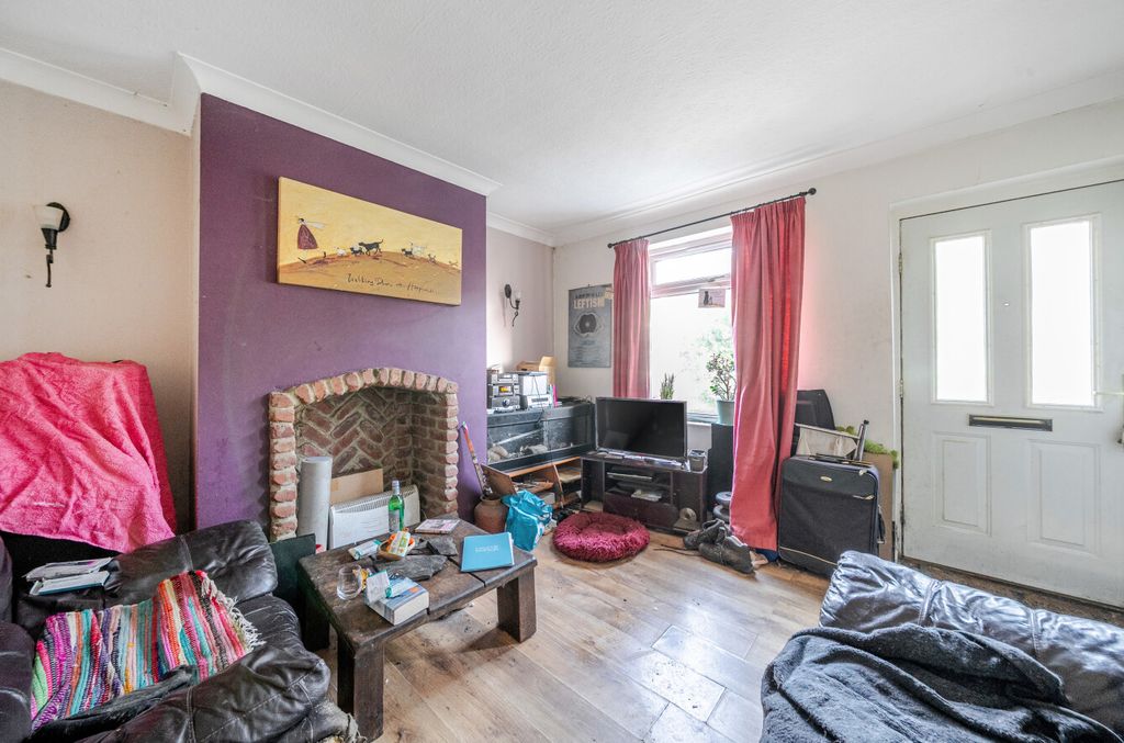 Property photo 3 of 11 1305154-6-68401Aa...