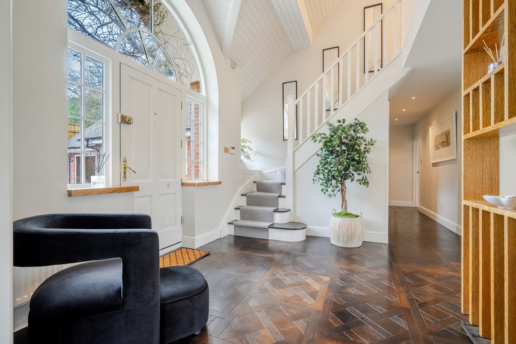 Property photo 3 of 19