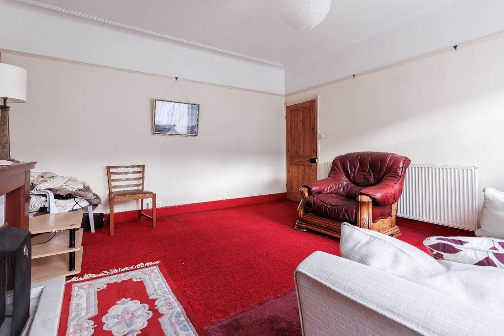 Property photo 3 of 21 4716234