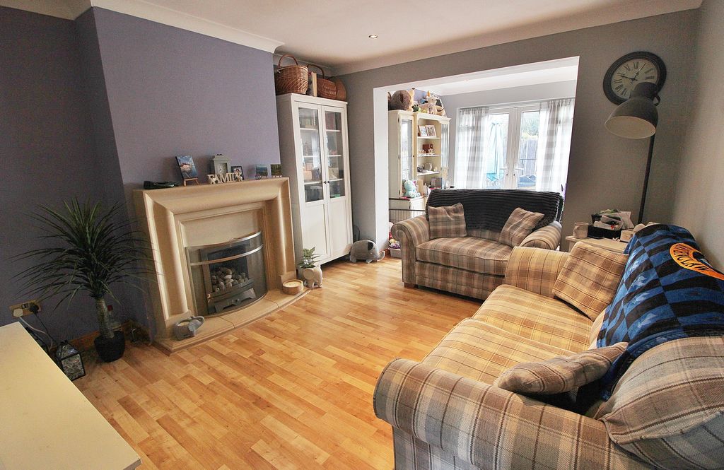 Property photo 2 of 17