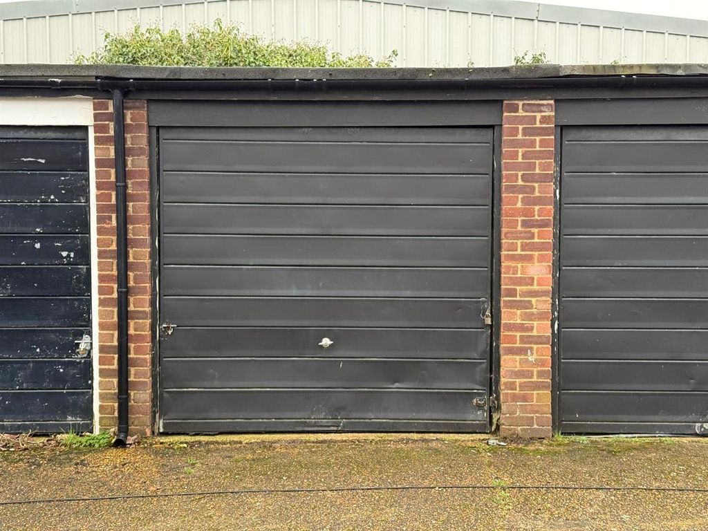 Property photo 2 of 16 01A