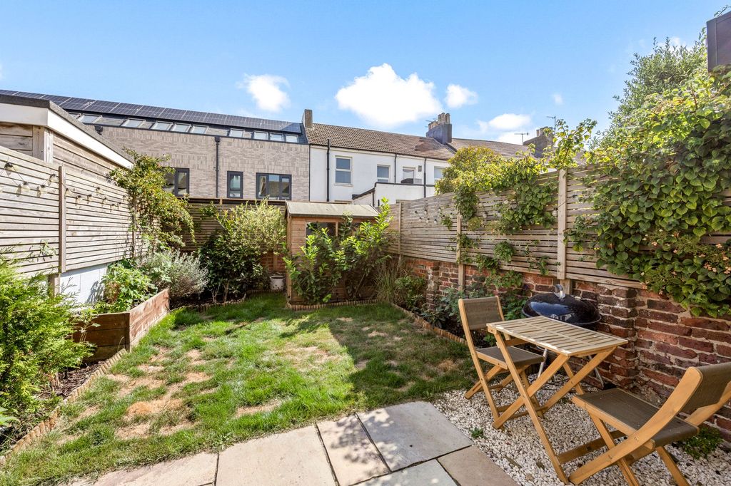 Property photo 2 of 18