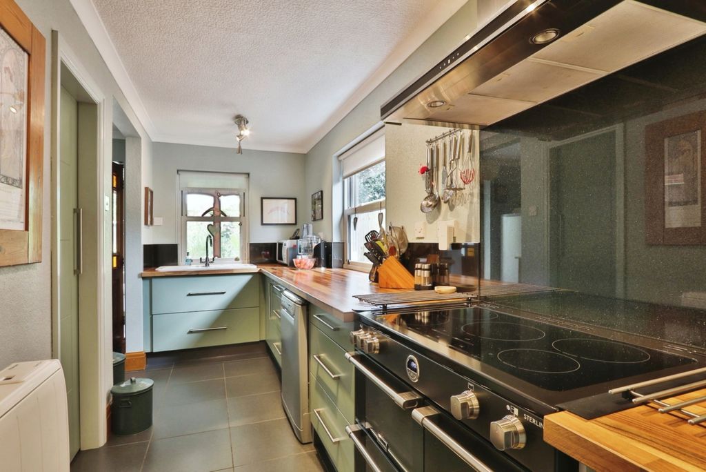 Property photo 3 of 47 3622567