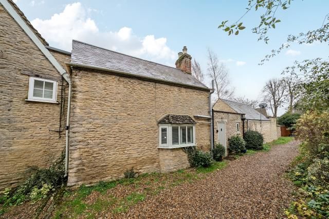 Property photo 2 of 30 Front Aspect
