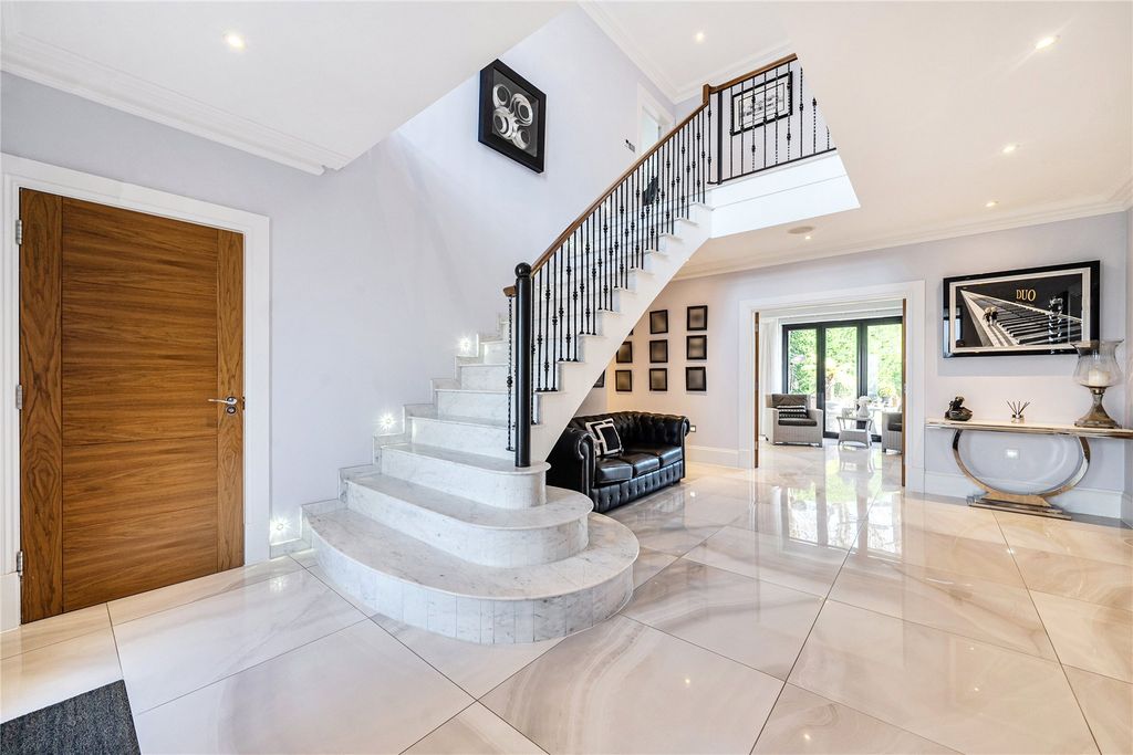 Property photo 3 of 39 Picture No. 21