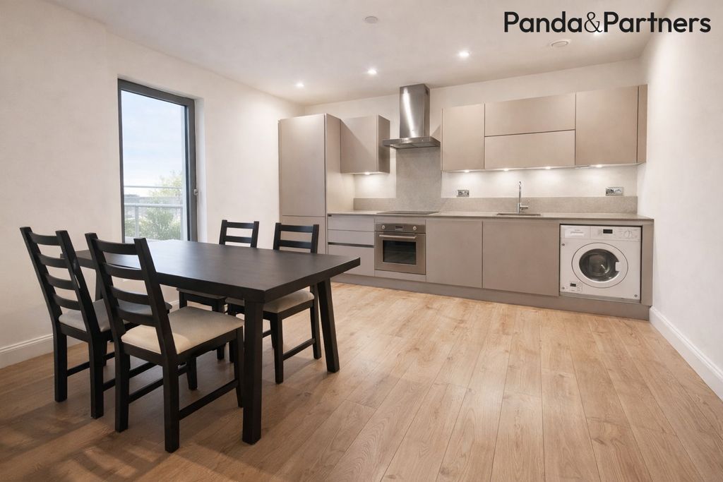 Property photo 1 of 7 Photo