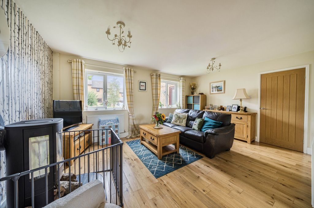 Property photo 2 of 22 1329617-12-6888d0...