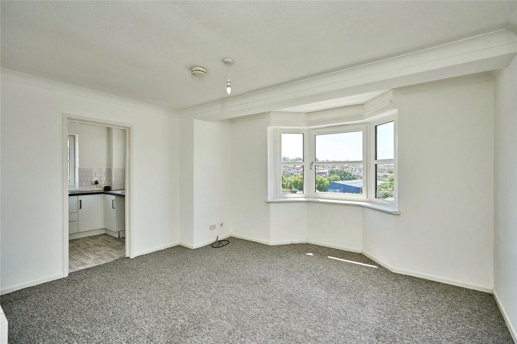 Property photo 3 of 13 Picture No. 16