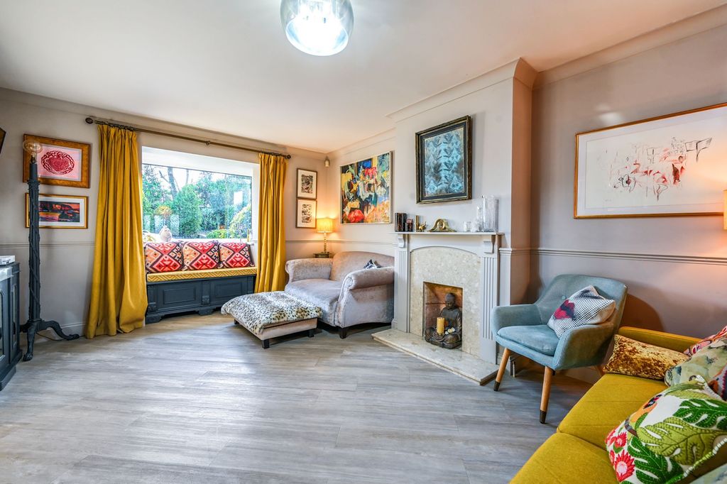 Property photo 3 of 31