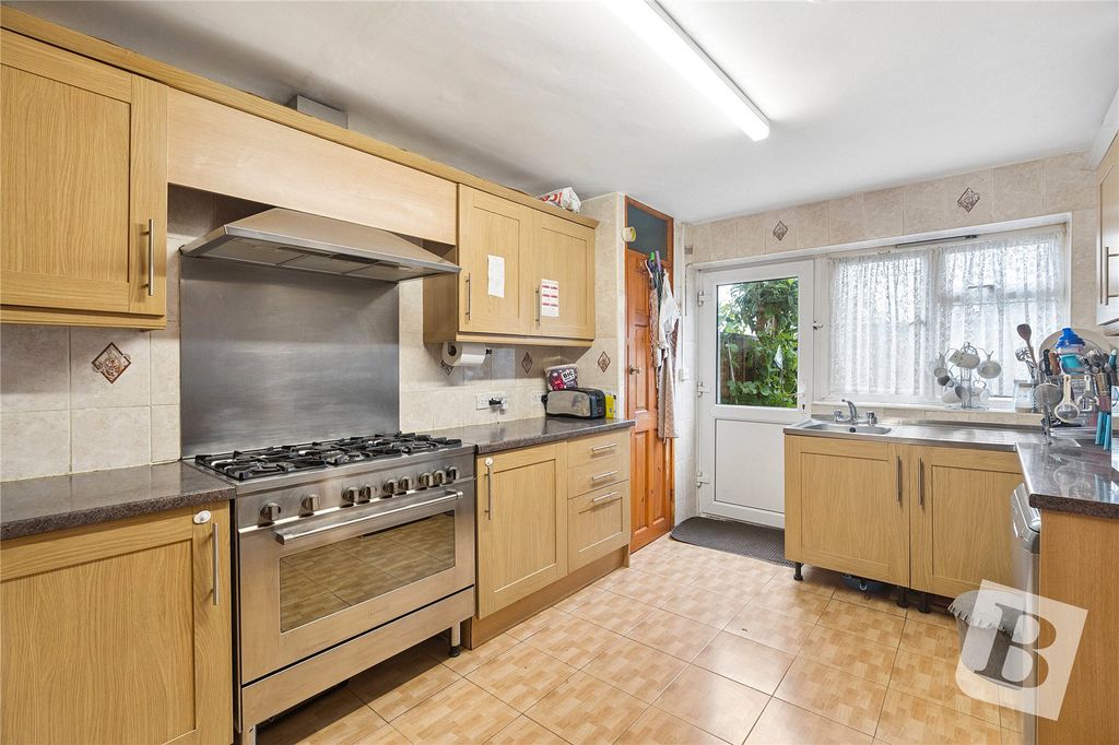 Property photo 1 of 26 Kitchen