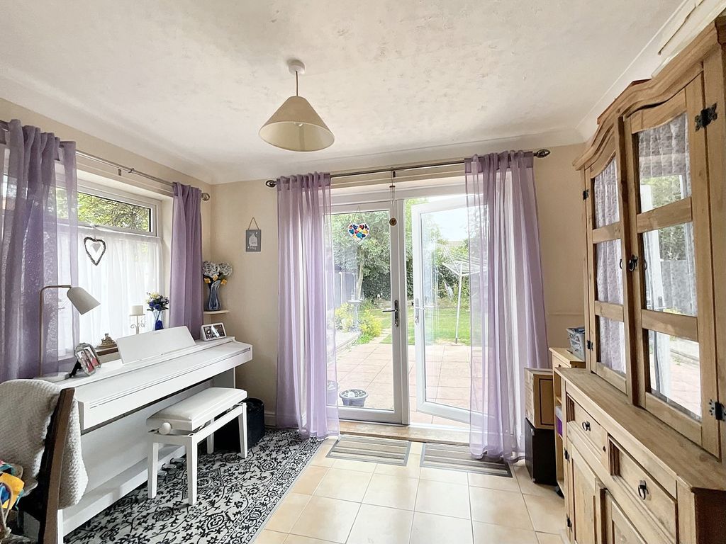 Property photo 2 of 16