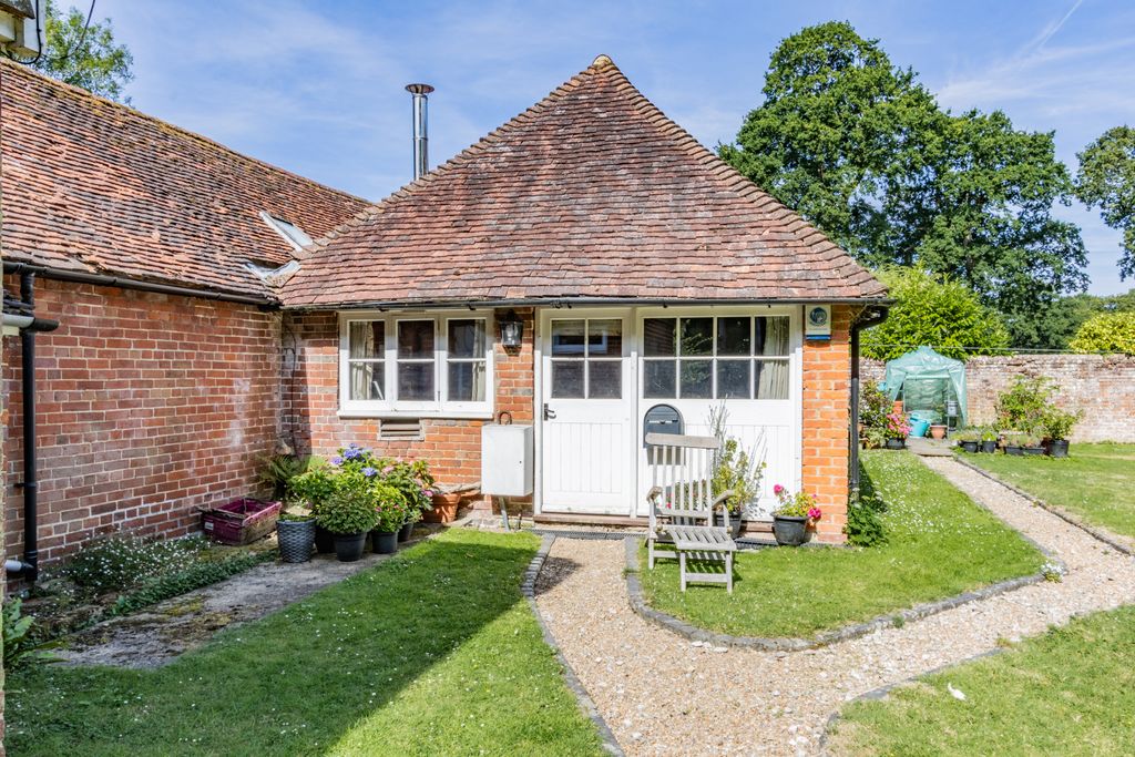 Property photo 1 of 7 Img_1918