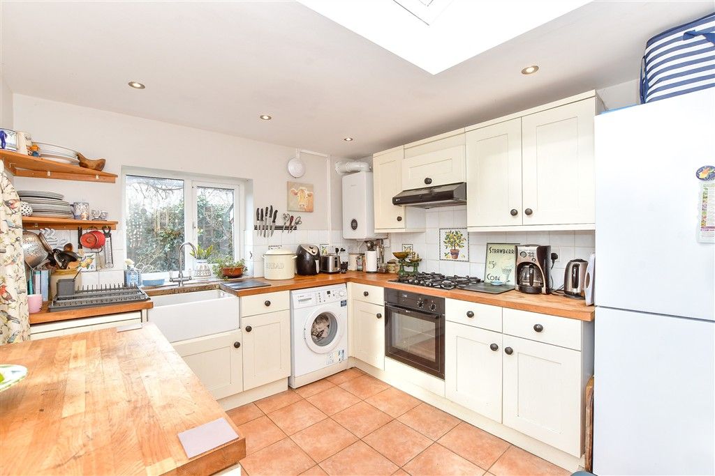 Property photo 2 of 12 Kitchen