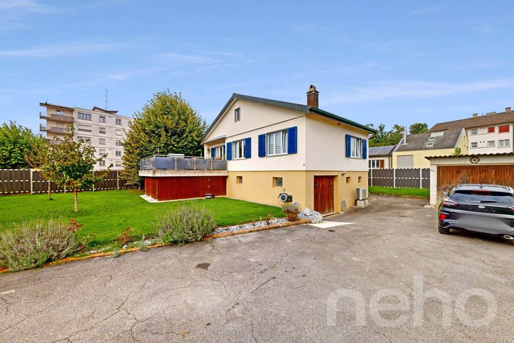 Property photo 2 of 12