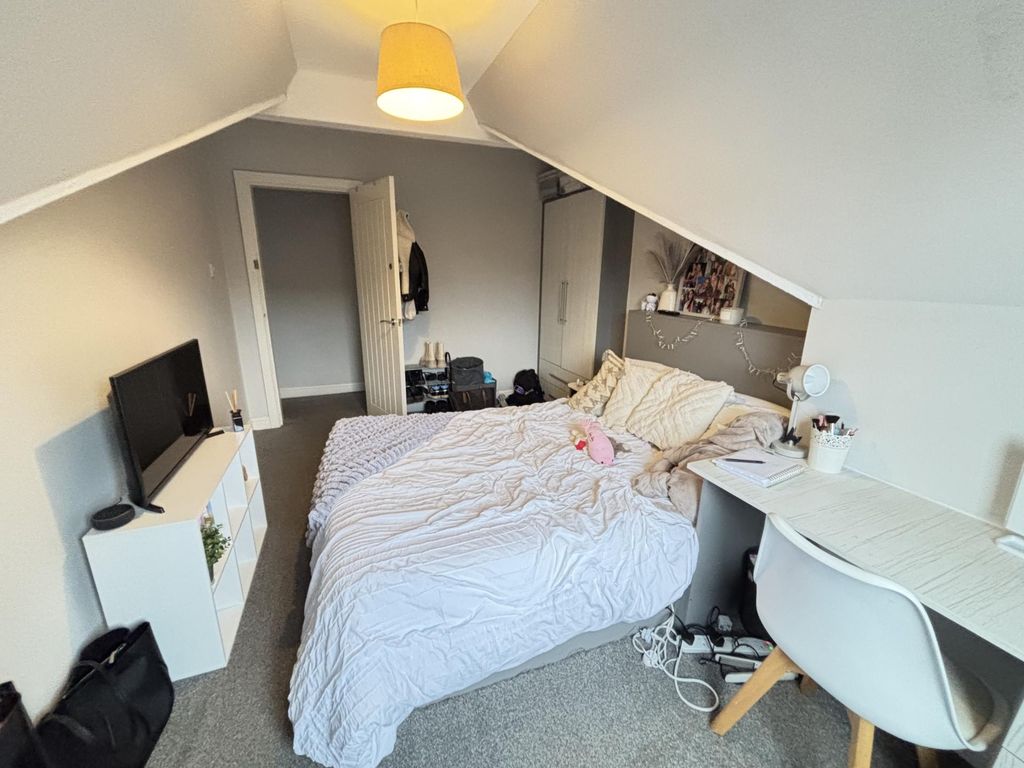 Property photo 3 of 68 A Spacious, Well-Lit Master Bedroom Featuring A Co...