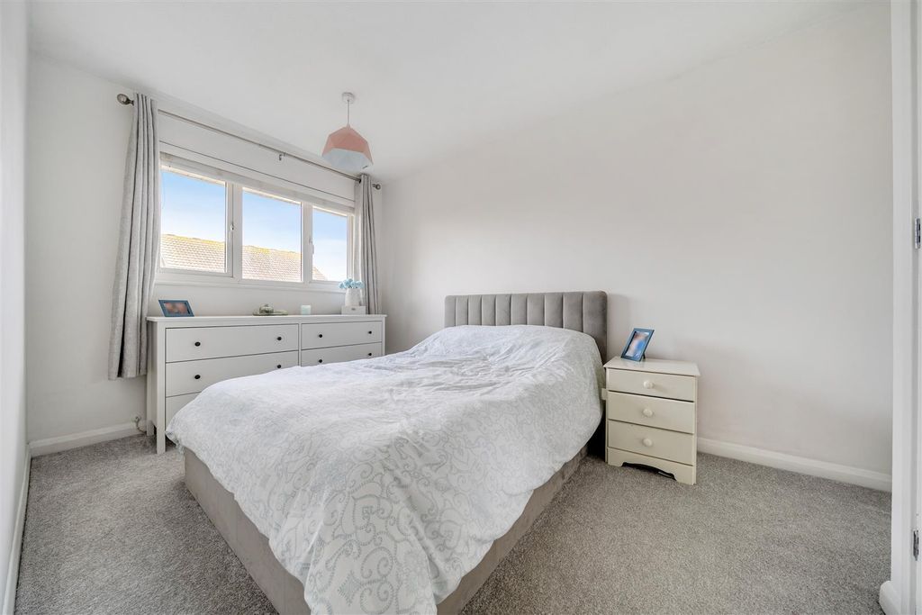 Property photo 3 of 21 1386777-14-6932Bcfe7Fd1E.Jpg