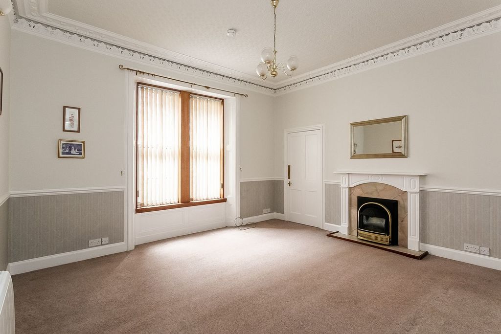 Property photo 3 of 30