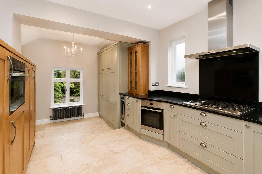 Property photo 2 of 15 Kitchen