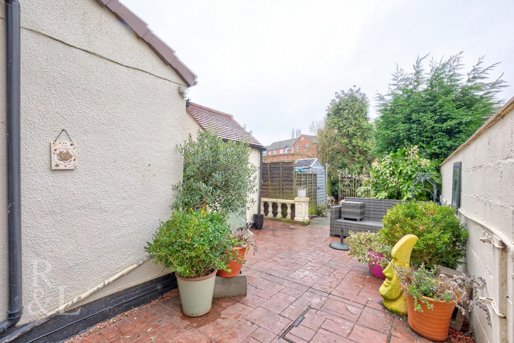 Property photo 2 of 19 10 Moira Road (17).Jpg