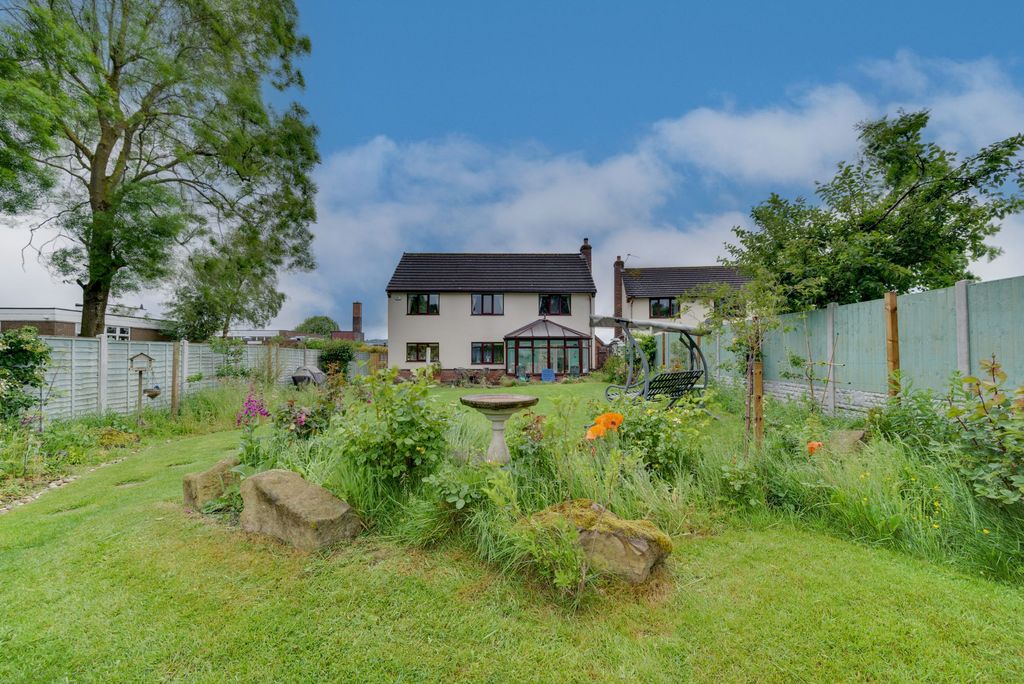 Property photo 3 of 35