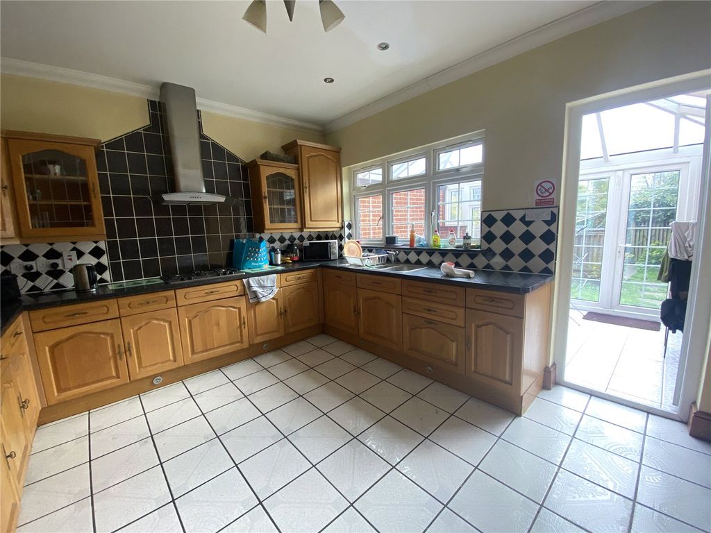 Property photo 3 of 14 Picture No. 05