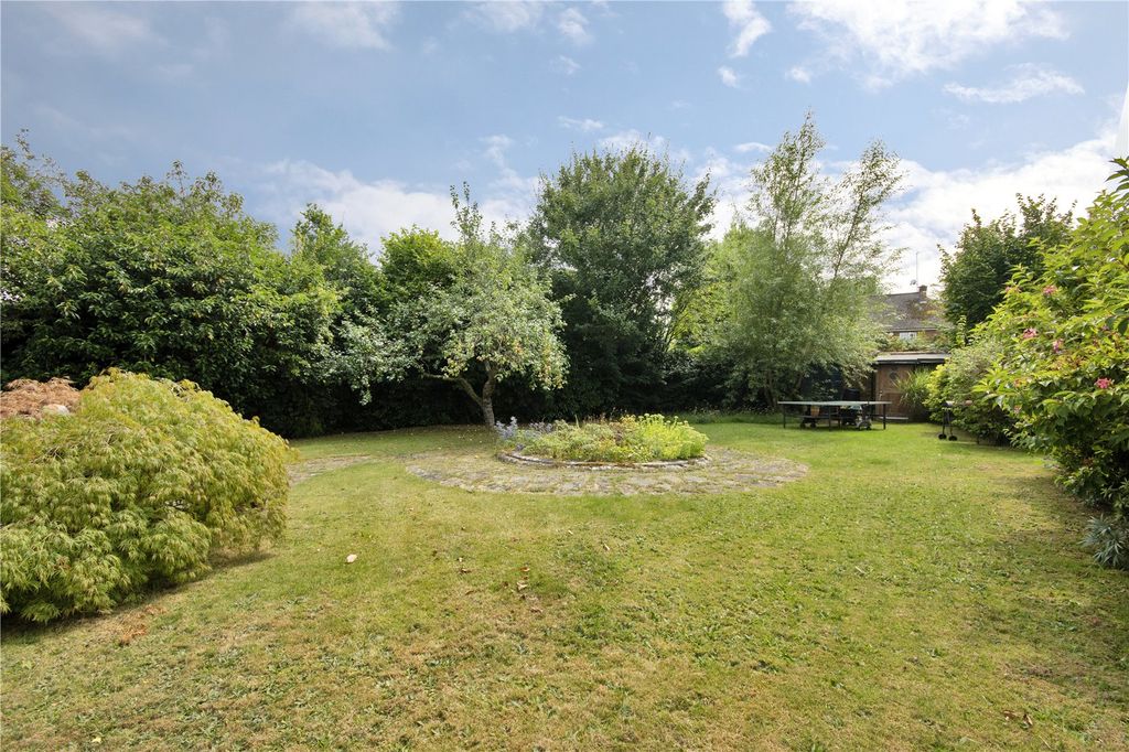Property photo 2 of 10 Garden