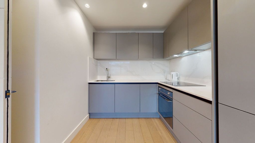 Property photo 2 of 11 Kitchen