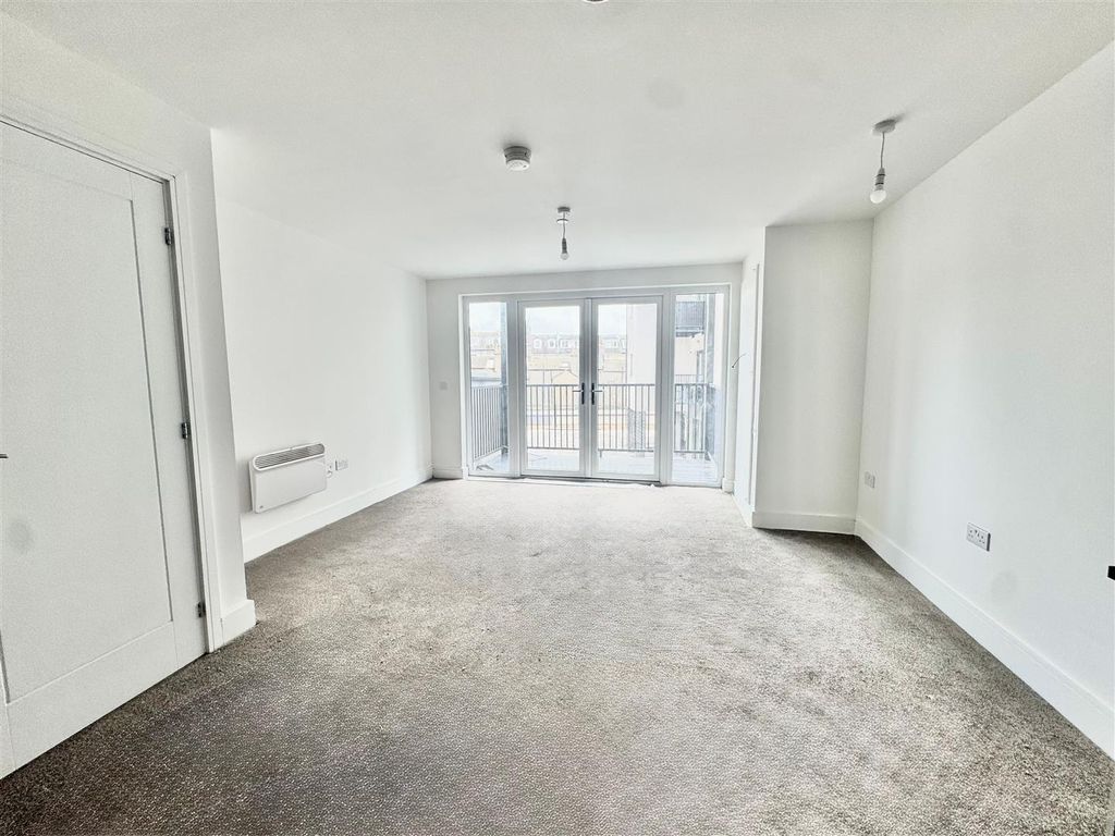 Property photo 2 of 13 8.Jpg