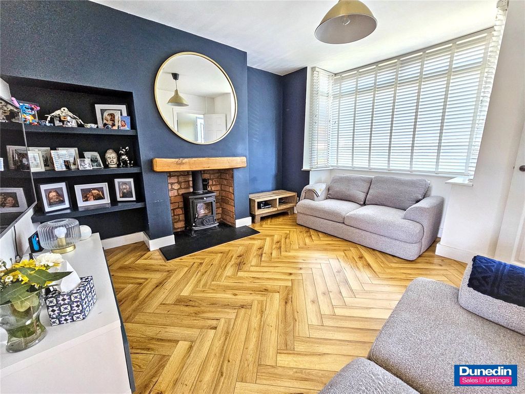 Property photo 3 of 25 Picture No. 06