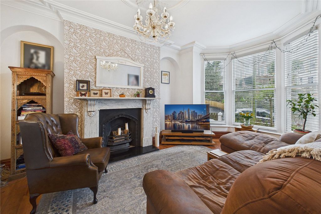 Property photo 2 of 16 Picture No. 15