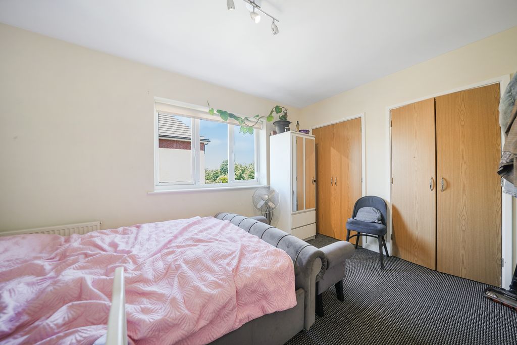 Property photo 3 of 24
