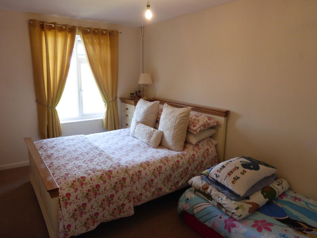 Property photo 3 of 9 Bedroom