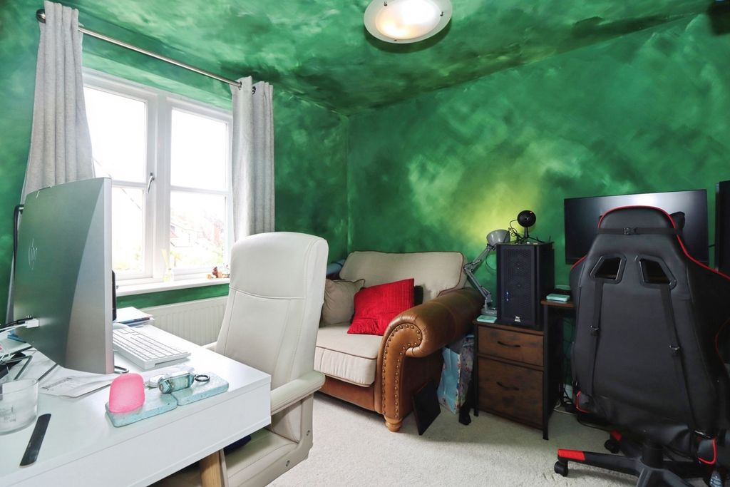 Property photo 3 of 18 Pbox-Img.Jpg