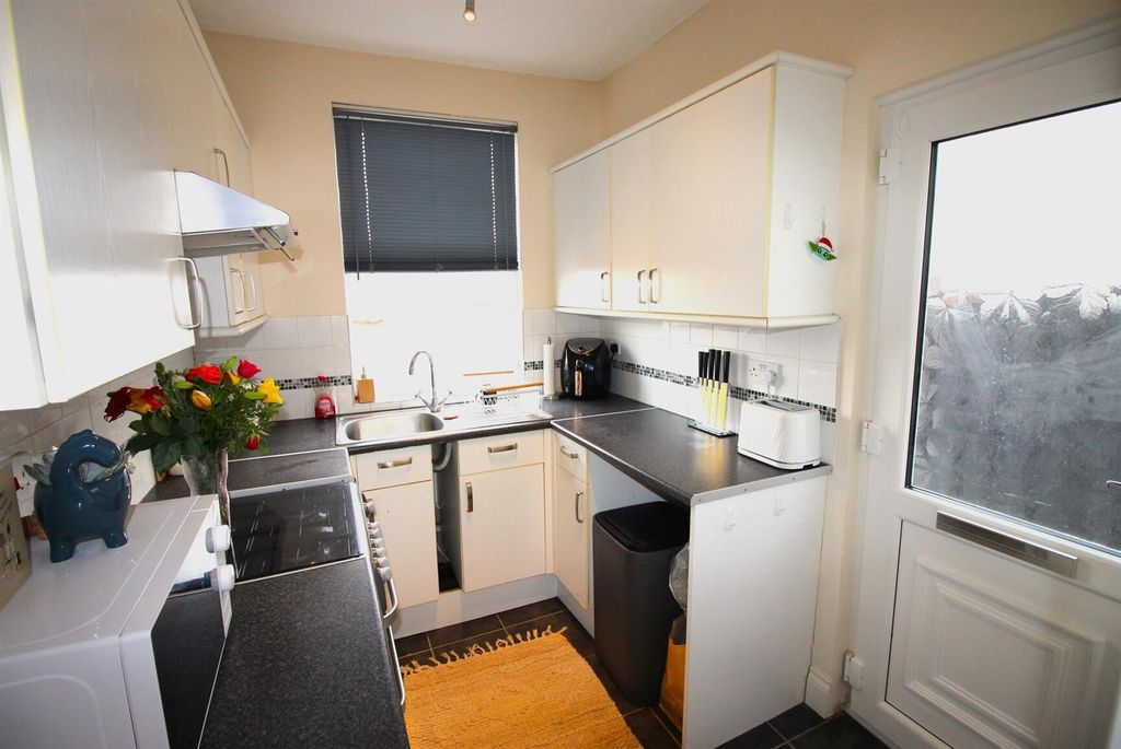 Property photo 3 of 8 3 - .Jpg