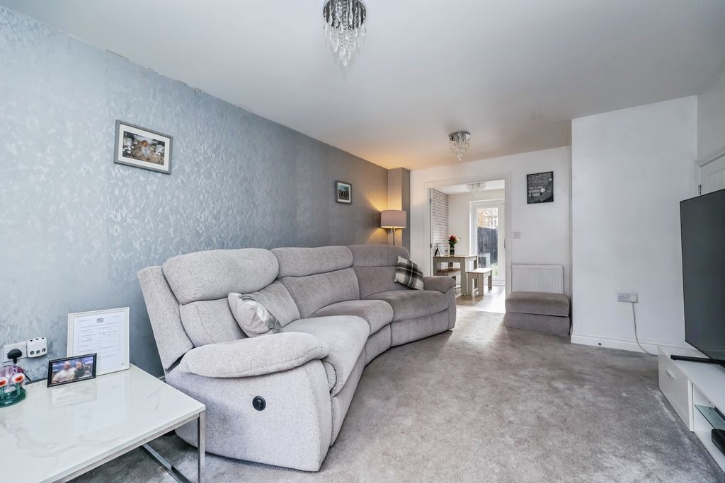 Property photo 3 of 17 Photo