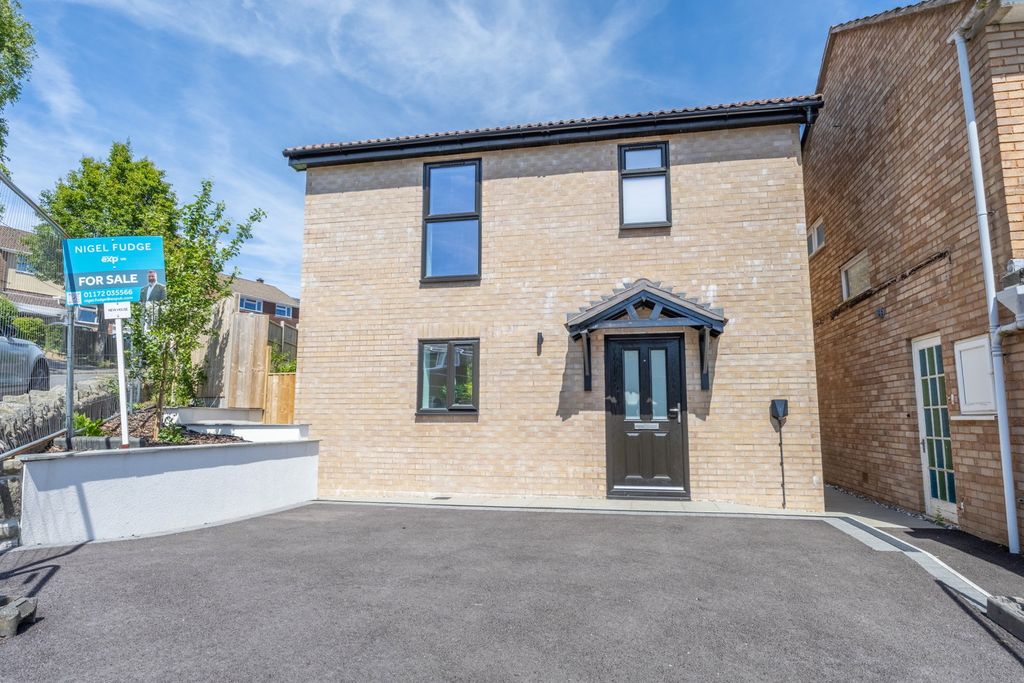 Property photo 1 of 30