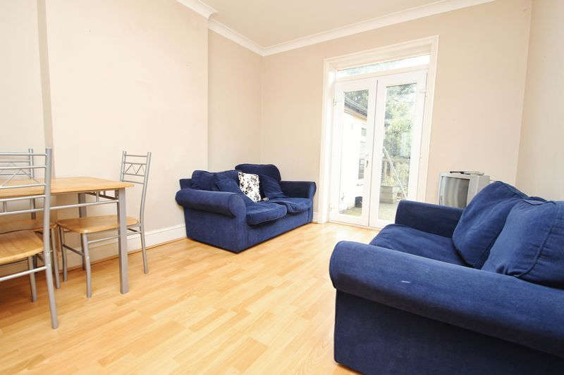 Property photo 3 of 9 Photo 6