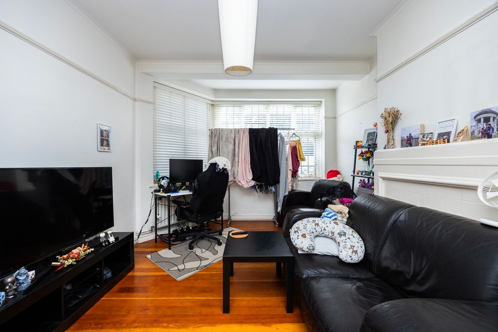 Property photo 3 of 12