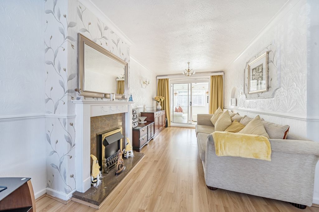 Property photo 2 of 11 1349964-1-68Be9Fc3311B3