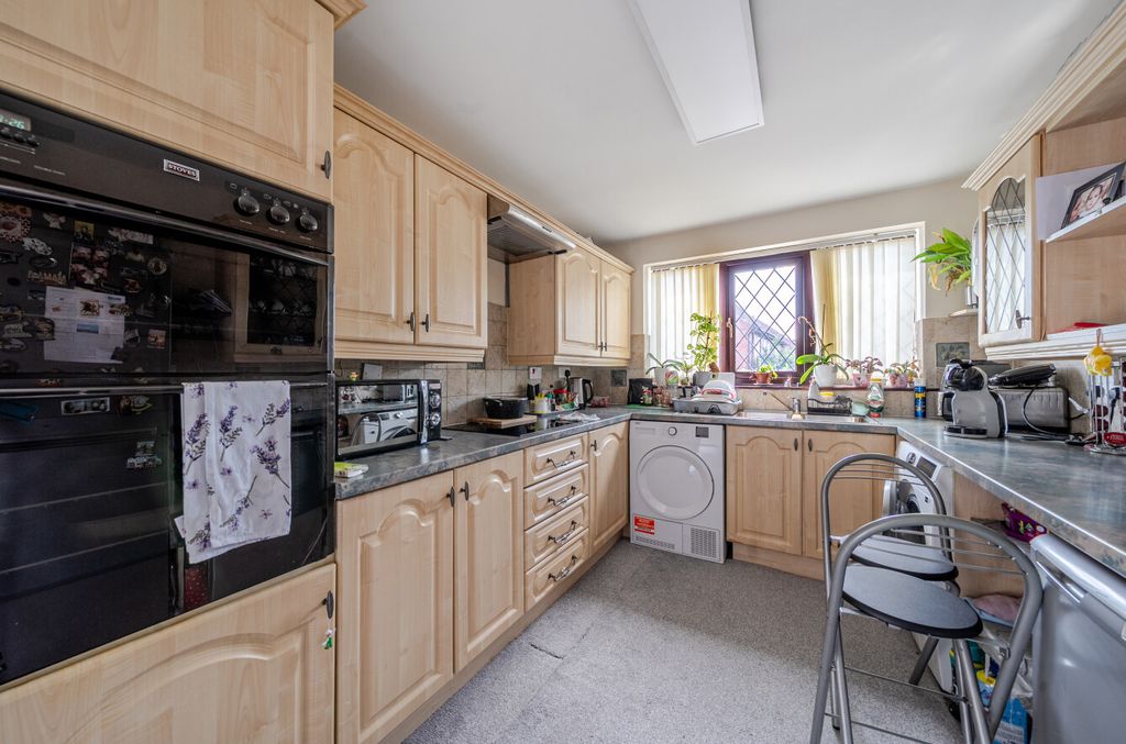 Property photo 3 of 17 1501292-16-6A7081...