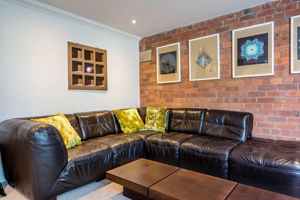 Property photo 3 of 14 Cocoa Suites 62-11.Jpg