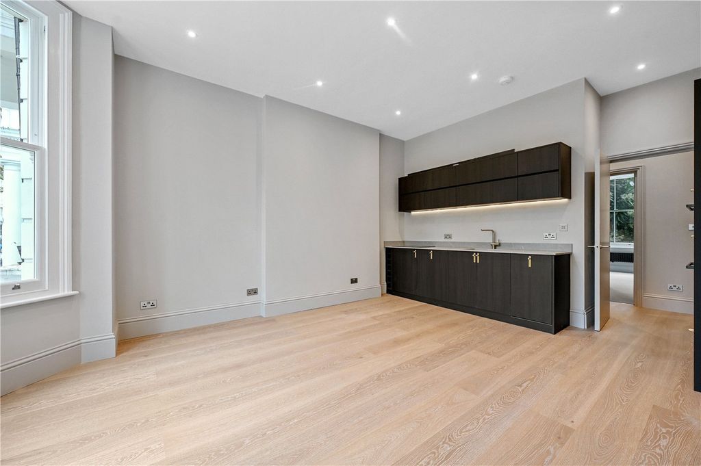 Property photo 2 of 12 Picture No. 03