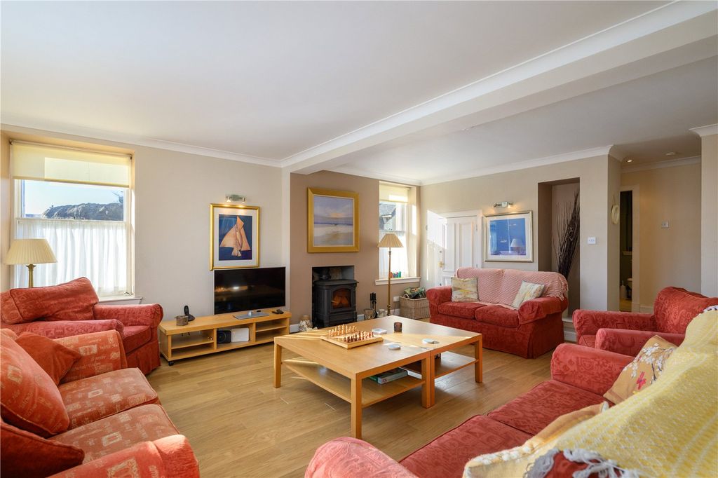 Property photo 2 of 14 Sitting Room