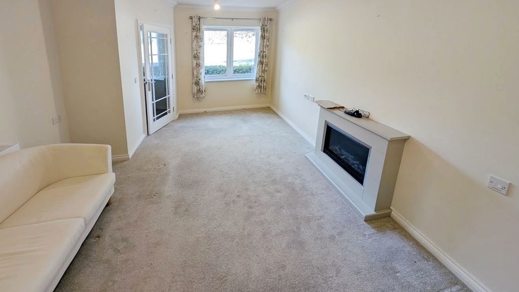 Property photo 3 of 10 Pbox-Img.Jpg