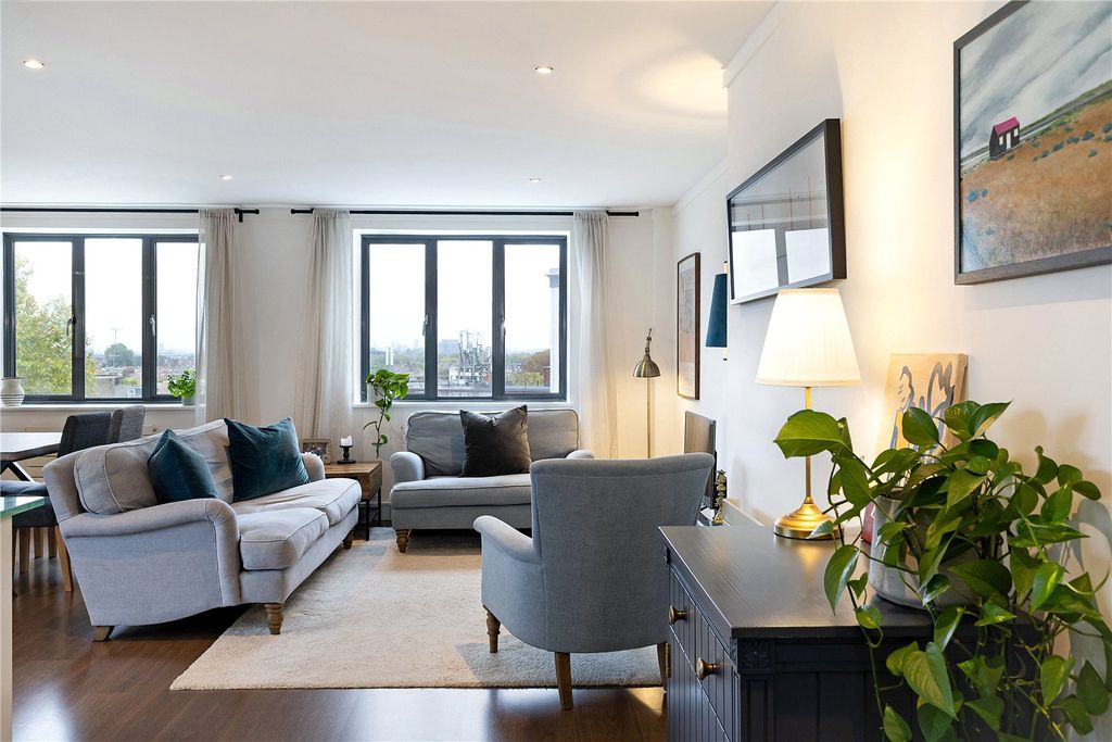 Property photo 2 of 13 Reception