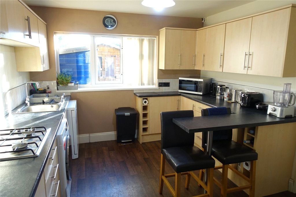 Property photo 2 of 9 Picture No. 29
