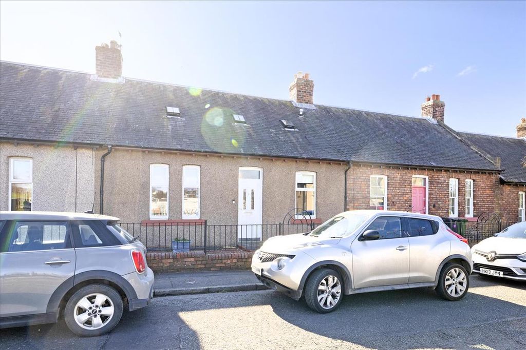 Property photo 1 of 37