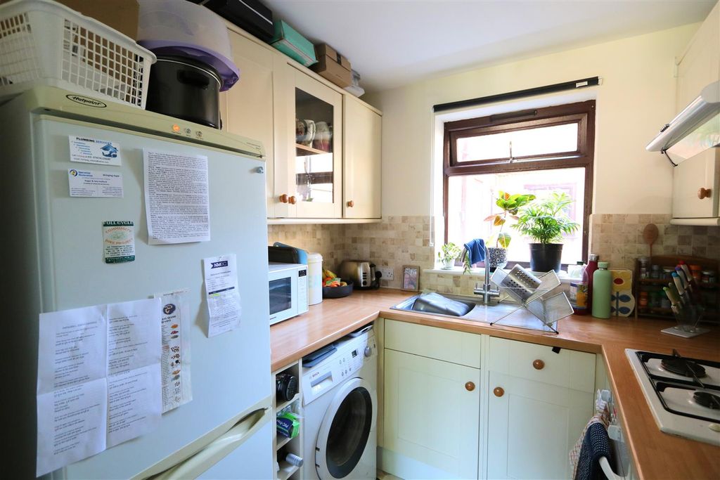 Property photo 2 of 10 Kitchen 2.Jpg